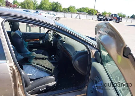 2001 Chrysler 300M z USA, uszkodzony, nr VIN 2C3AE66G91H660388